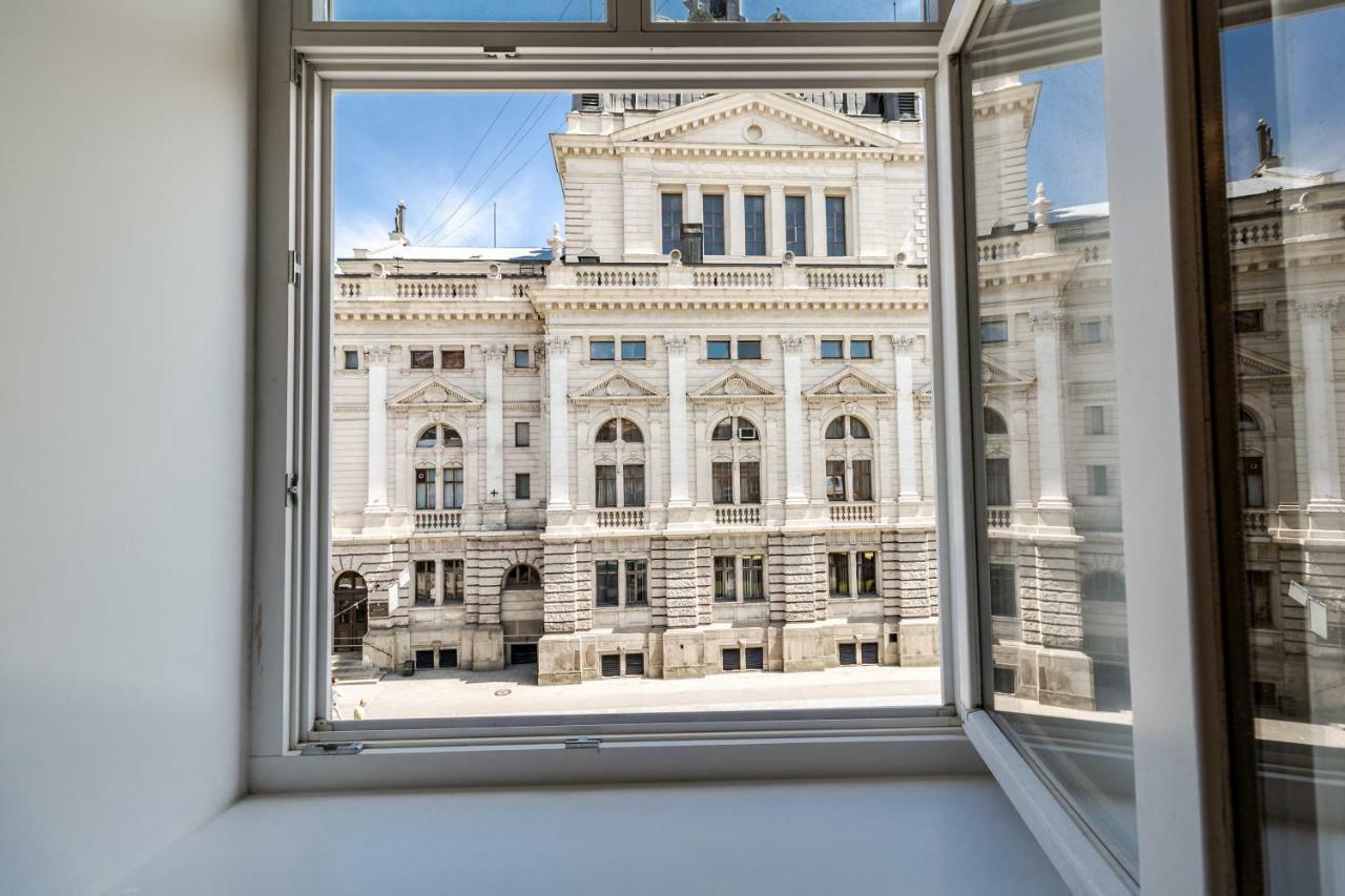 Opera House Apartment 3 Лвив Екстериор снимка