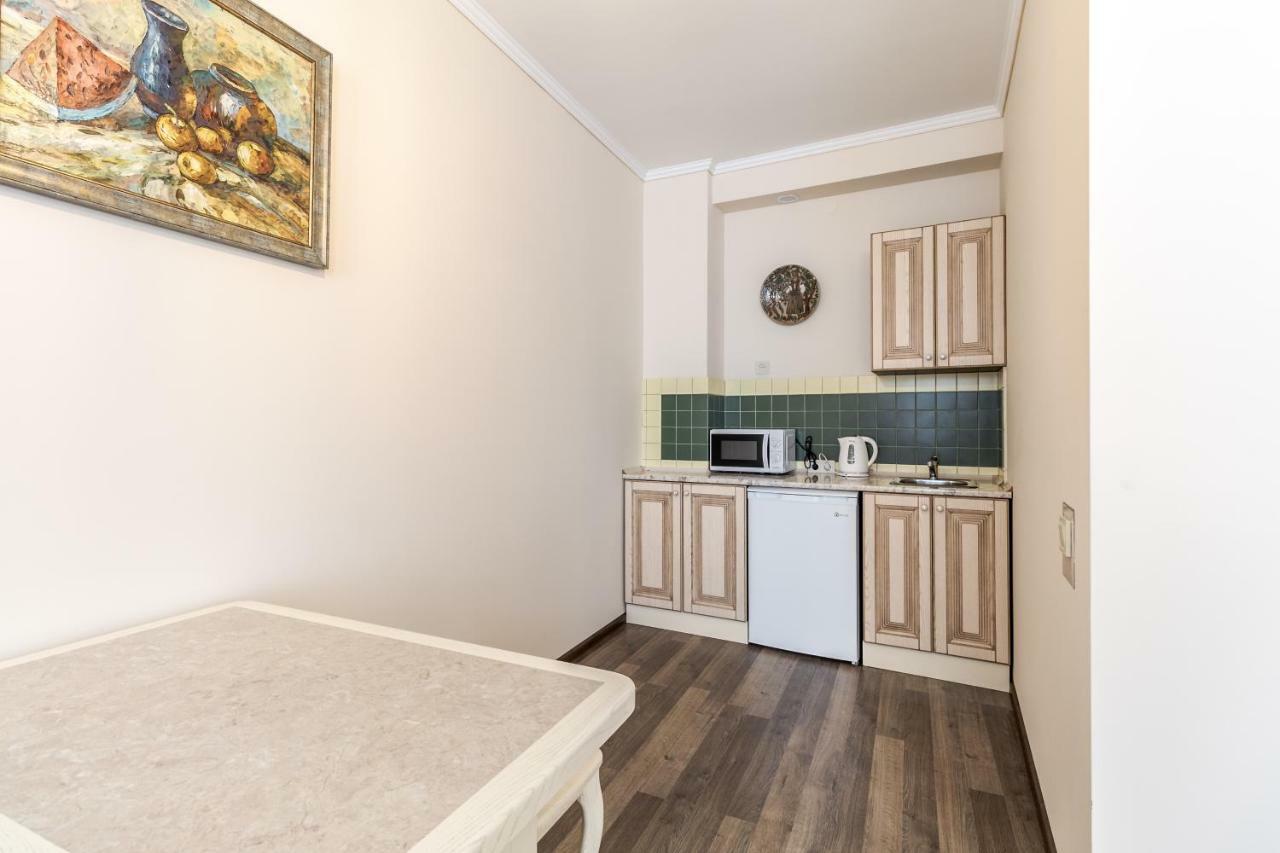 Opera House Apartment 3 Лвив Екстериор снимка