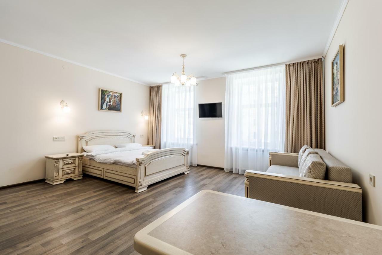 Opera House Apartment 3 Лвив Екстериор снимка